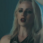 Madilyn Bailey enchaîne avec "Radioactive"