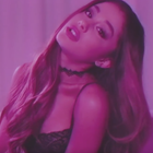 Ariana Grande : un clip brûlant !
