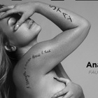 Anastacia pose nue après son cancer