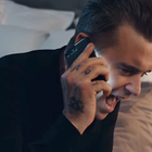 Robbie Williams tourmenté dans "Mixed Signals"