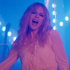 Kylie Minogue : le clip "Stop Me From Falling"