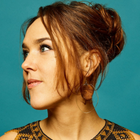 Zaz enchaîne avec "On s'en remet jamais"