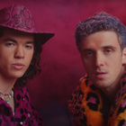 Lauv et Conan Gray sont "Fake" : le clip