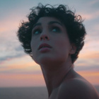 Barbara Pravi dévoile le clip "Saute"