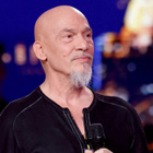 Florent Pagny, crâne rasé, peut "encore chanter"