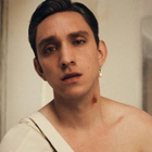 Oliver Sim de The xx en solo : le clip de "Fruit"