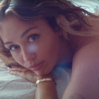 Miley Cyrus à nu dans le clip de "Jaded"