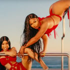 Cardi B et Megan TS jouent des "Bongos"