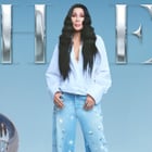 Cher lance "DJ Play a Christmas Song"