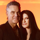 Robbie Williams en duo avec Laura Pausini : écoutez !