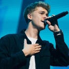 Charles Doré : un clip avec ses fans