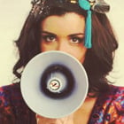 Concert : Jenifer monte le ton pour YouTube