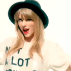 Taylor Swift s'amuse dans le clip de "22"