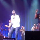 Earth, Wind & Fire a fait danser Omar Sy