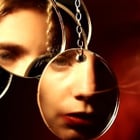 Anna Calvi : le clip envoûtant de "Sing to Me"