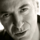 Etienne Daho dans le clip "La peau dure"