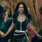 Katy Perry prend feu pour "Unconditionally"