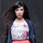 Indila détrône Les Prêtres avec "Mini World"