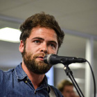 Passenger chante à Paris pour "Whispers"