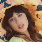 Foxes fige le temps dans "Glorious"