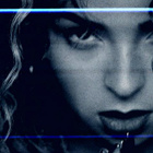 Ella Eyre enchaîne avec "Love Me Like You"