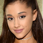 Ariana Grande annonce l'arrivée de "Moonlight"