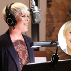 Pink chante le générique du "Ellen Show"