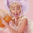 Miley Cyrus retombe en enfance pour "BB Talk"
