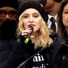 Madonna chante "Express Yourself"