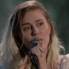 Miley Cyrus chante pour les victimes de l'attentat
