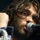 Saez s'engage avec deux chansons polémiques