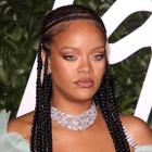 Rihanna taquine ses fans sur "R9"