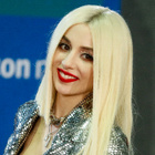 Ava Max tente sa chance avec "On Somebody"