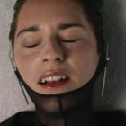 Yelle atteint l'orgasme dans "J'veux un chien"