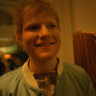 Ed Sheeran à la fête dans le clip "Azizam"