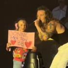 Julien Doré réalise le rêve d'une fan de 7 ans