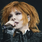 Mylène Farmer : son retour sur scène repoussé ?