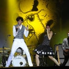 Mika chante au "82 rue des Martyrs" (vidéos)