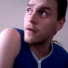 Matthew R.-Barker s'amuse sur le Net