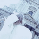 A. Dombasle tease son clip buzz "Ave Maria"