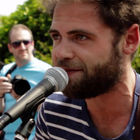 Passenger tout en fraîcheur dans le clip "Holes"