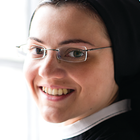 Soeur Cristina chante "Blessed Be Your Name"