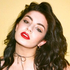 Charli XCX : "Pitbull, c'est de la merde !"