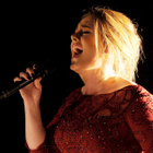 Grammys : Adele fébrile sur "All I Ask" (vidéo)
