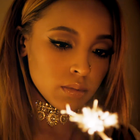 Tinashe ravive la "Flame" dans un clip brûlant