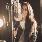 Amel Bent reprend Johnny Hallyday