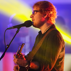 Ed Sheeran chante "Perfect" en acoustique