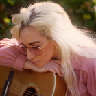 Lady Gaga au piano pour "Joanne"