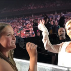 Pink surprise par une fan en plein concert !
