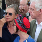 Corbier : Dorothée en larmes à ses obsèques
